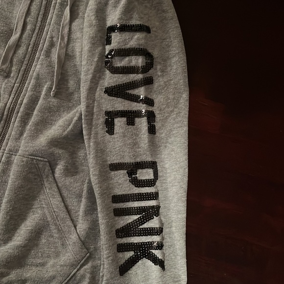 Pink Zippered Hoodie with animal print heart on the back - Picture 5 of 10